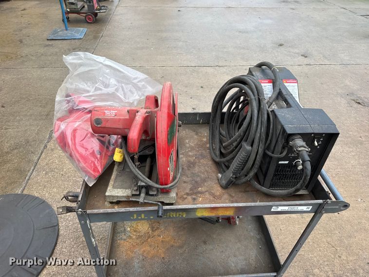 image for item EN0614 Assorted tools