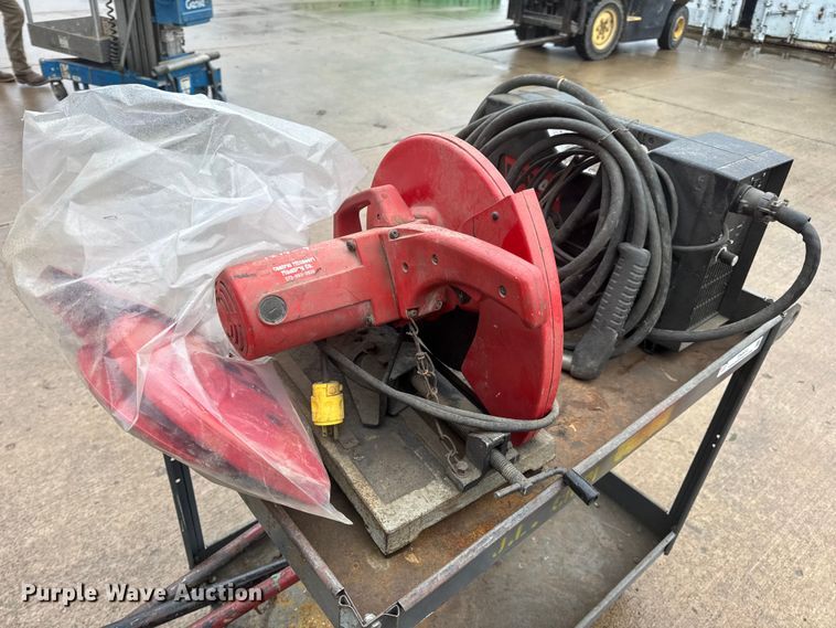 image for item EN0614 Assorted tools