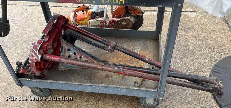 image for item EN0614 Assorted tools