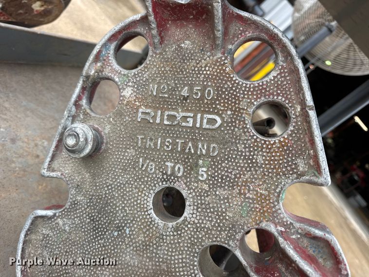 image for item EN0614 Assorted tools