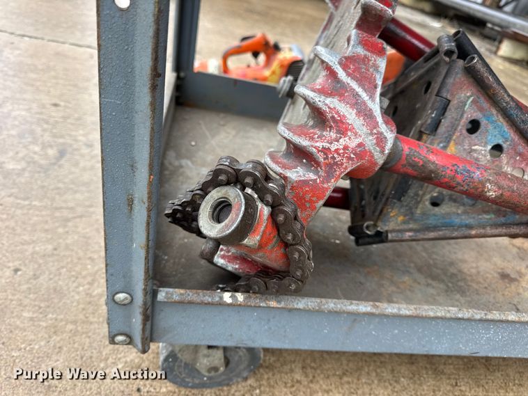 image for item EN0614 Assorted tools