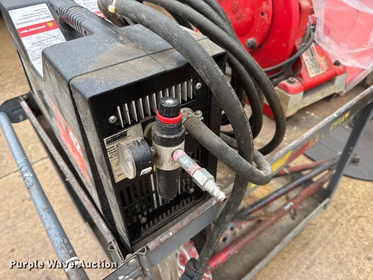 image for item EN0614 Assorted tools