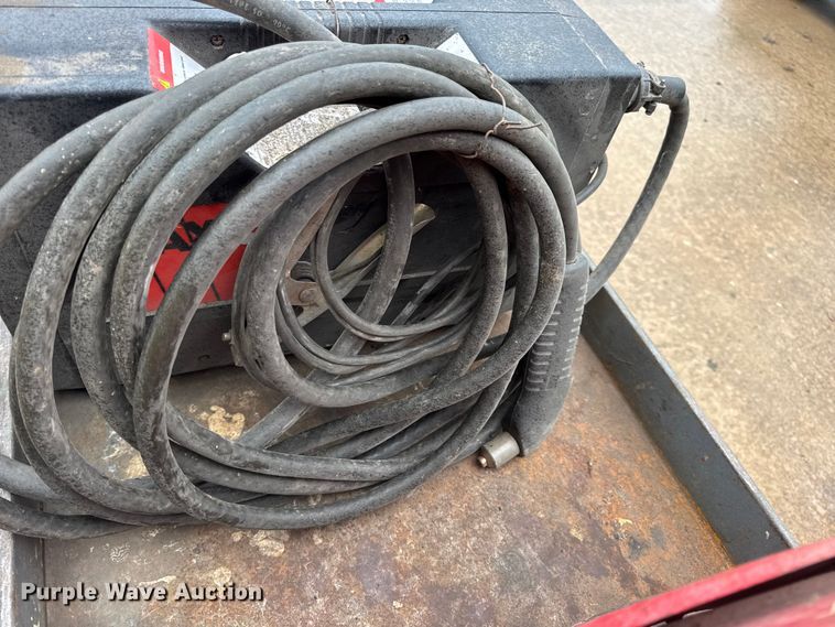 image for item EN0614 Assorted tools