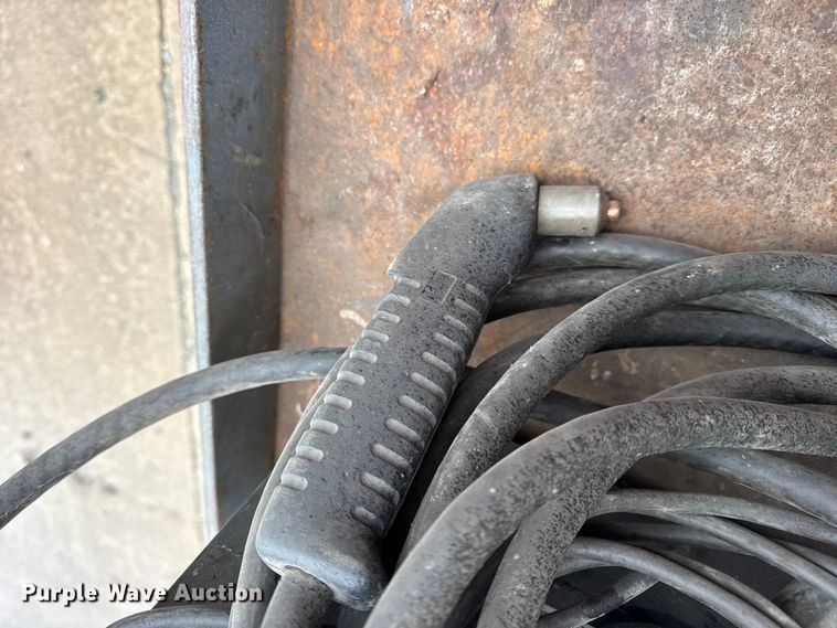 image for item EN0614 Assorted tools