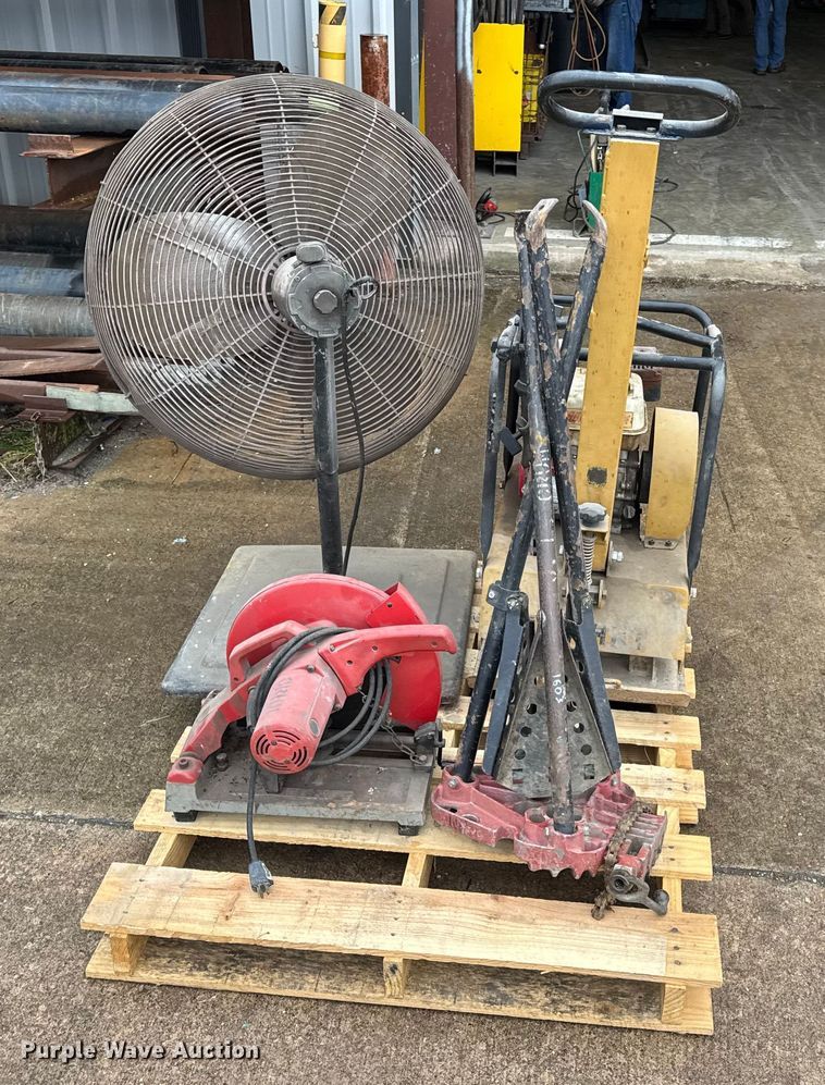 image for item EN0616 Assorted tools