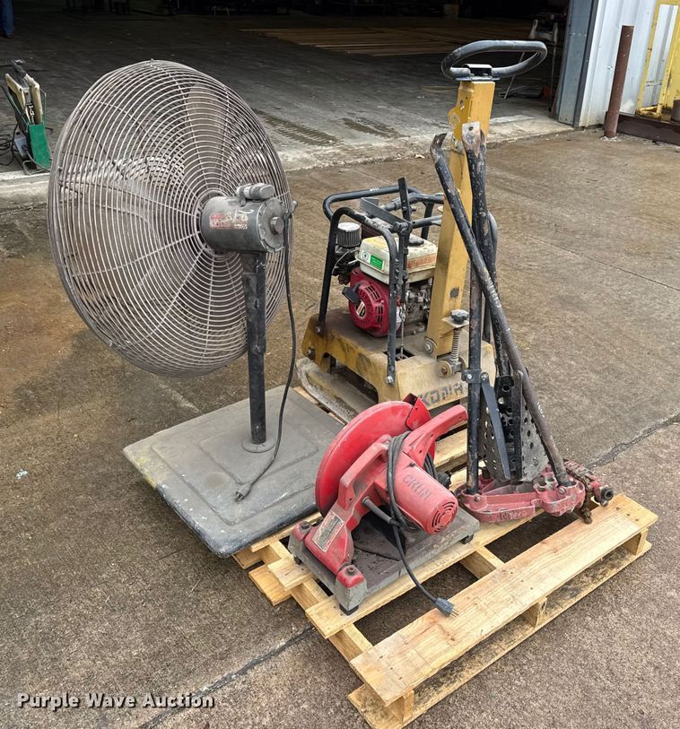 image for item EN0616 Assorted tools