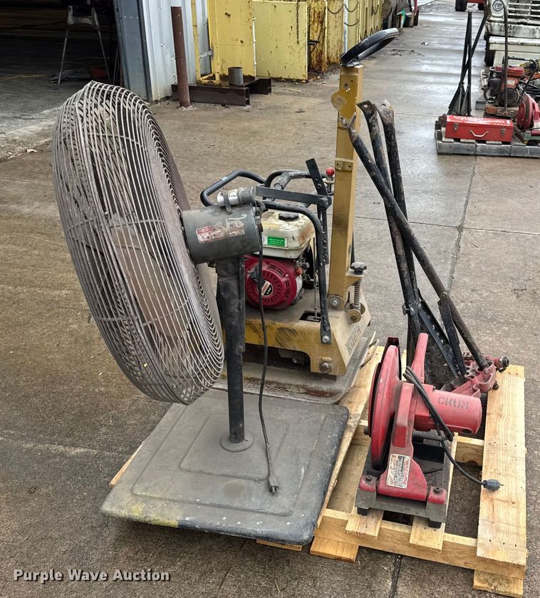 image for item EN0616 Assorted tools