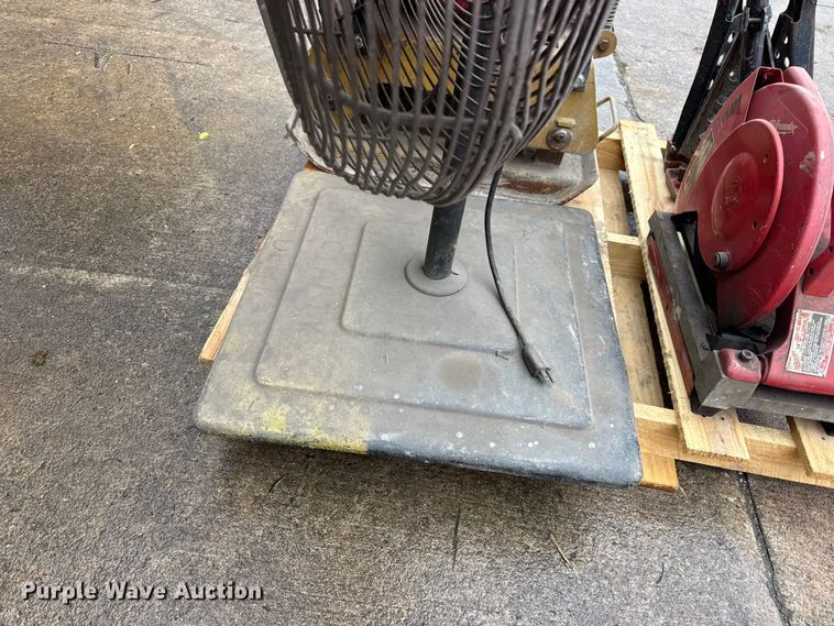 image for item EN0616 Assorted tools