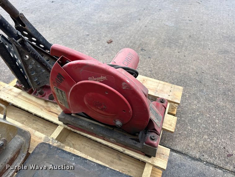 image for item EN0616 Assorted tools