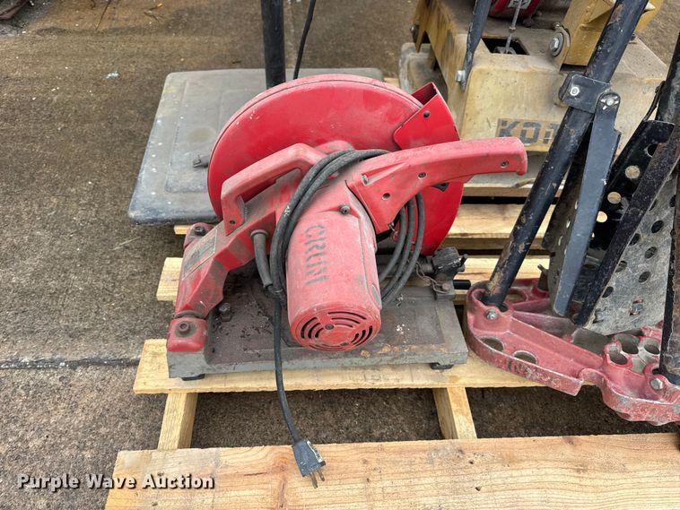 image for item EN0616 Assorted tools