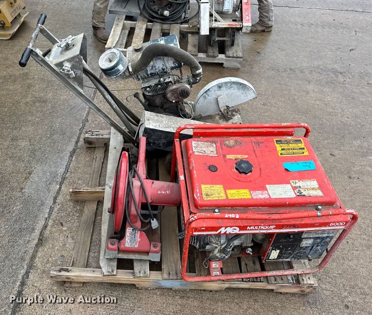 image for item EN0617 Assorted tools