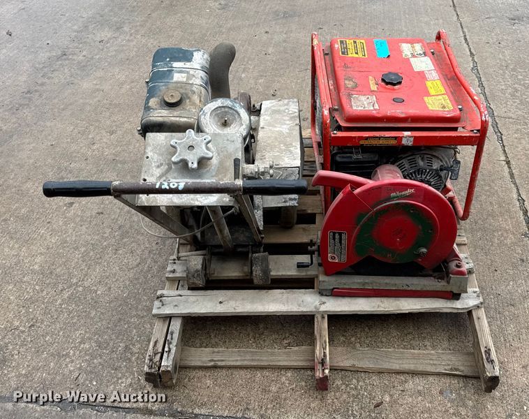 image for item EN0617 Assorted tools