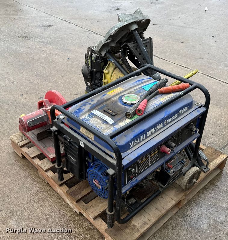 image for item EN0618 Assorted tools