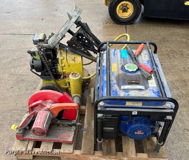 image for item EN0618 Assorted tools