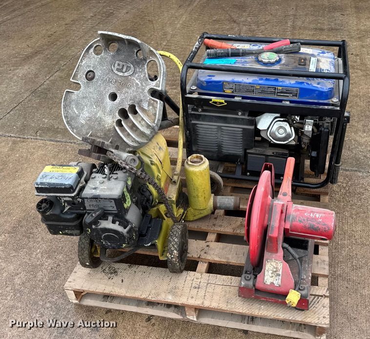 image for item EN0618 Assorted tools