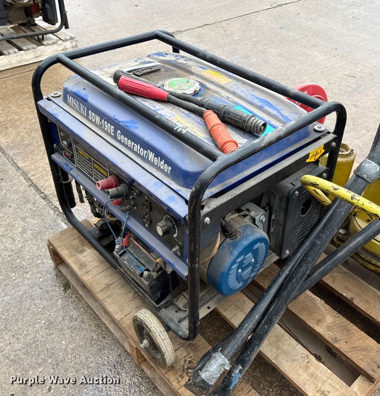 image for item EN0618 Assorted tools