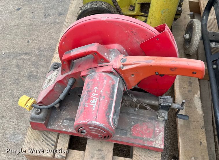 image for item EN0618 Assorted tools