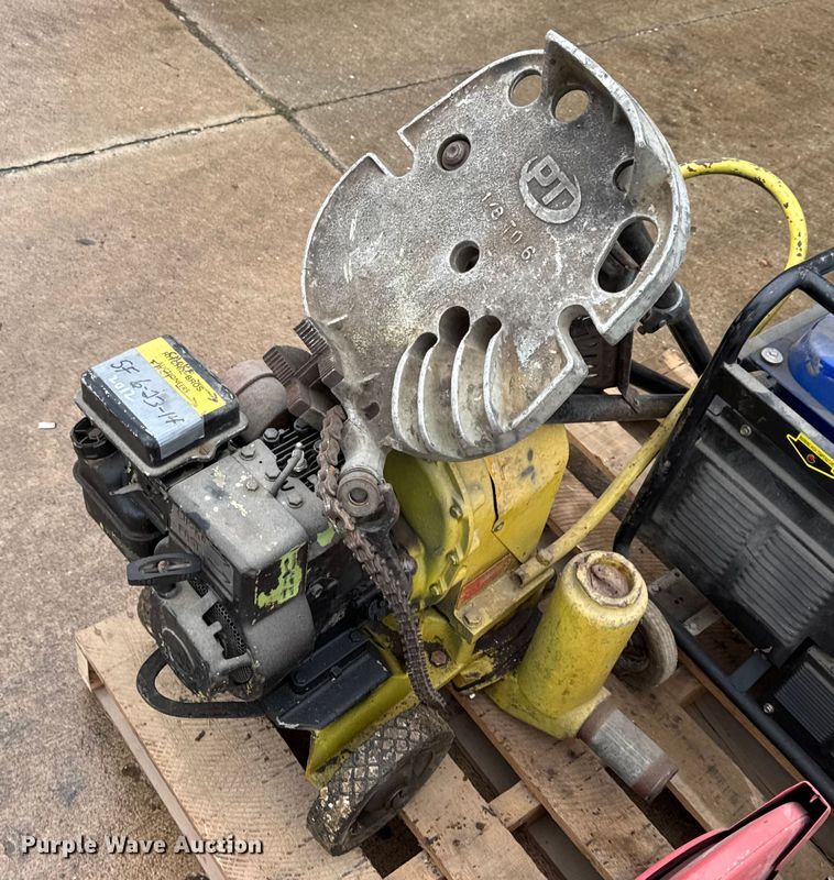 image for item EN0618 Assorted tools