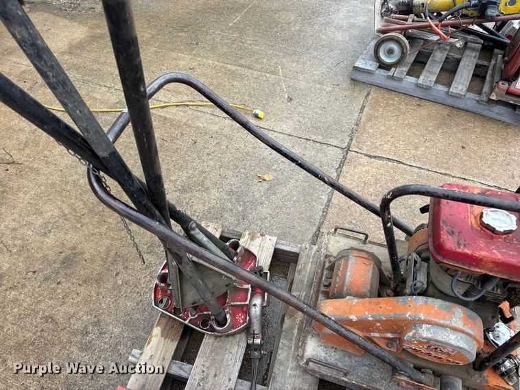 image for item EN0620 Assorted tools