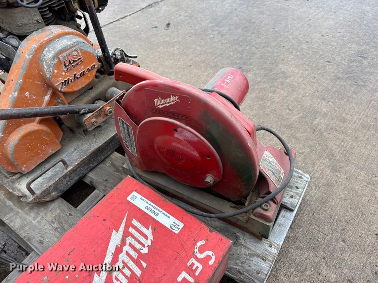 image for item EN0620 Assorted tools