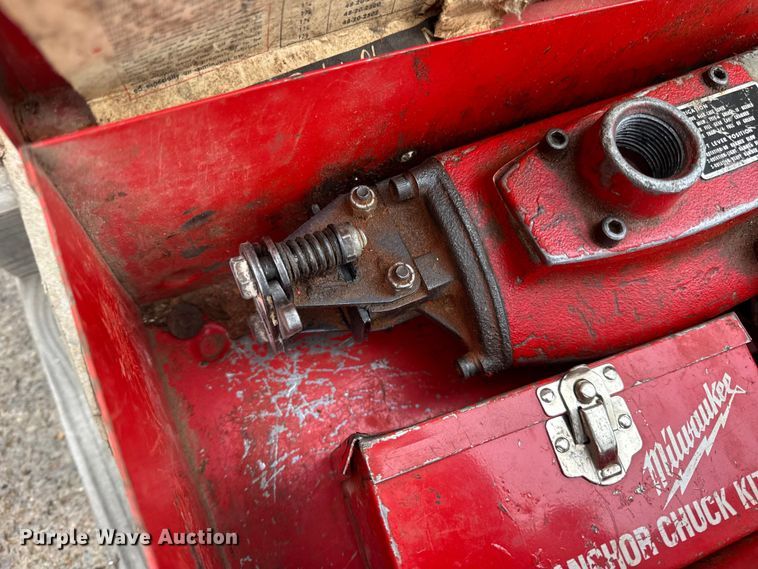 image for item EN0620 Assorted tools