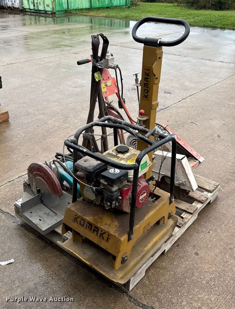 image for item EN0623 Assorted tools