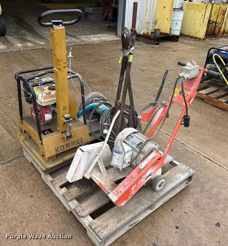 image for item EN0623 Assorted tools