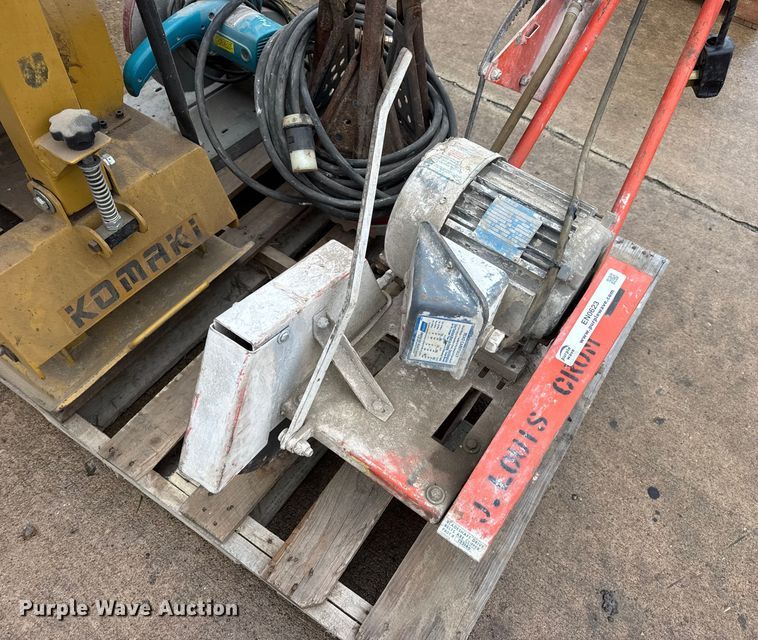 image for item EN0623 Assorted tools