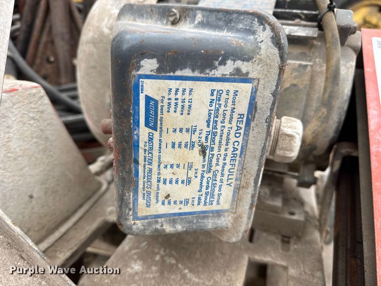 image for item EN0623 Assorted tools