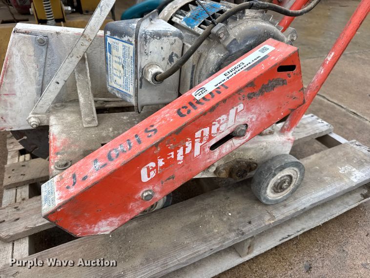 image for item EN0623 Assorted tools