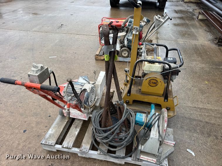 image for item EN0623 Assorted tools