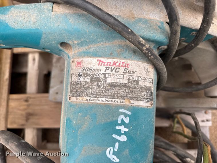 image for item EN0623 Assorted tools