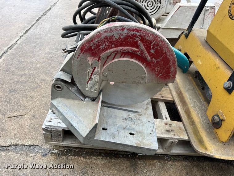 image for item EN0623 Assorted tools