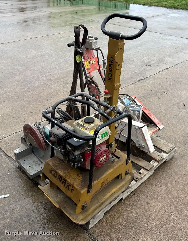 image for item EN0623 Assorted tools