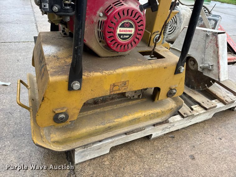 image for item EN0623 Assorted tools