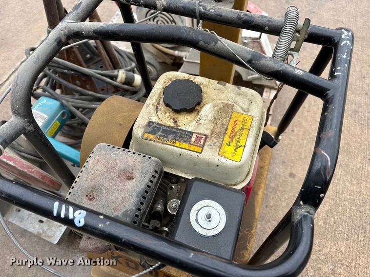 image for item EN0623 Assorted tools