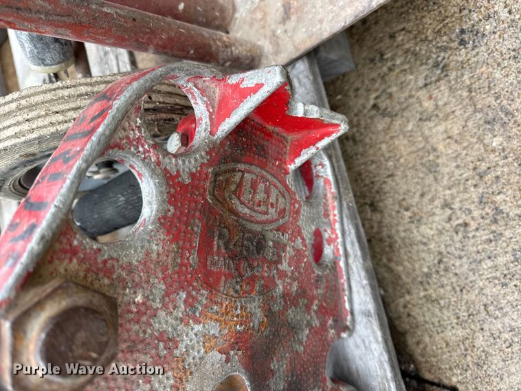 image for item EN0624 Assorted tools