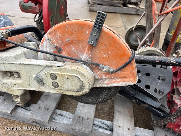 image for item EN0624 Assorted tools