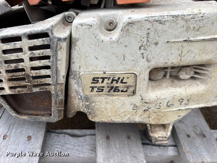 image for item EN0624 Assorted tools