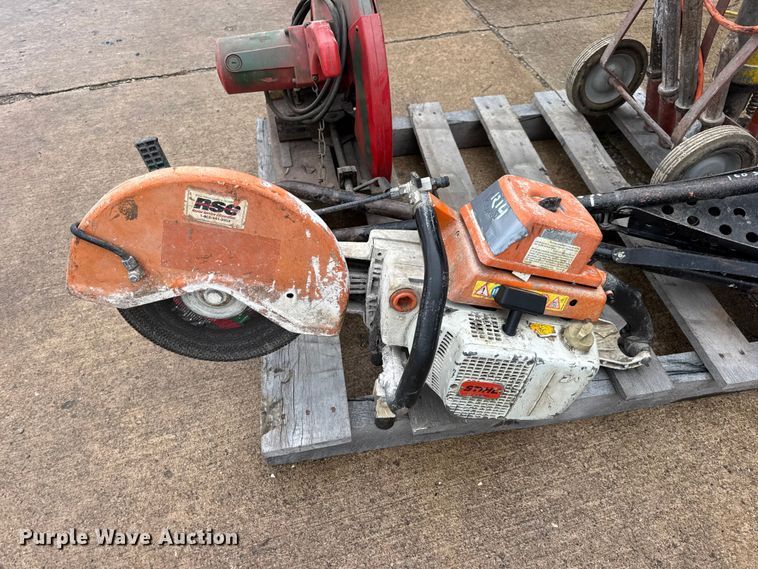 image for item EN0624 Assorted tools