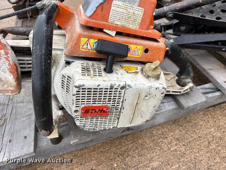 image for item EN0624 Assorted tools