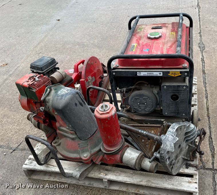 image for item EN0625 Assorted tools