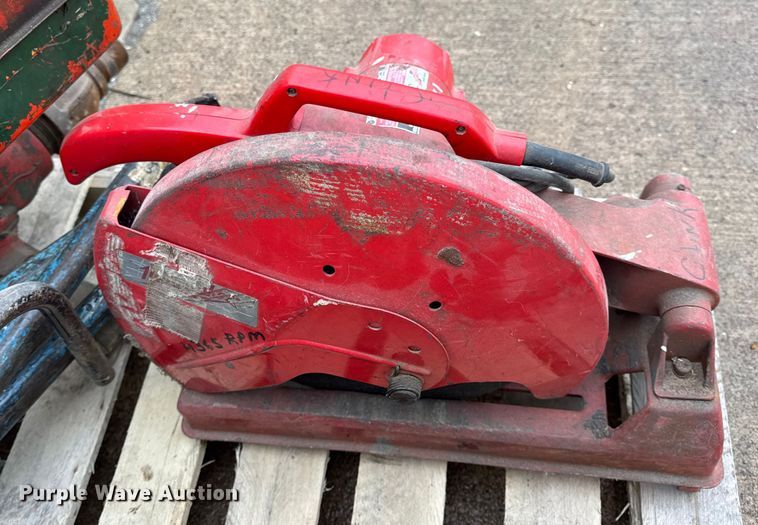 image for item EN0625 Assorted tools