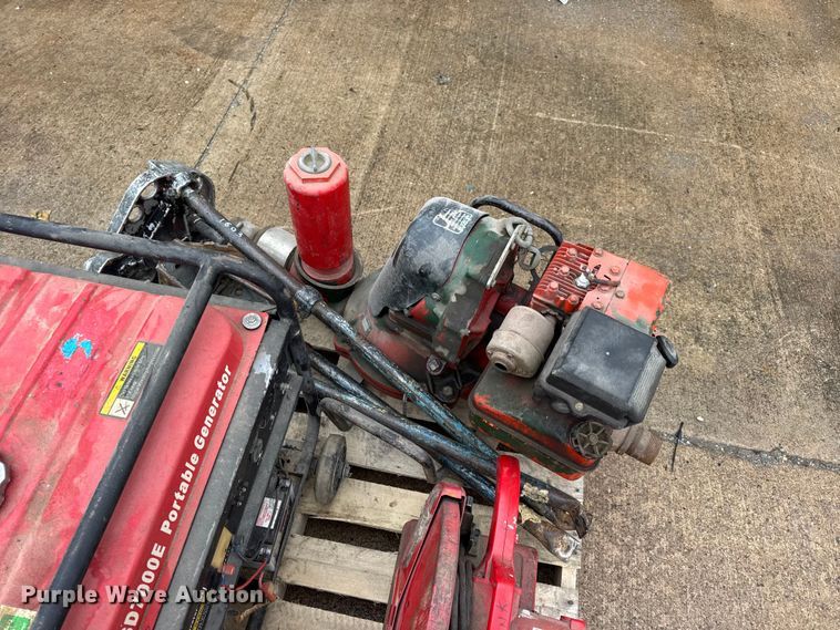 image for item EN0625 Assorted tools