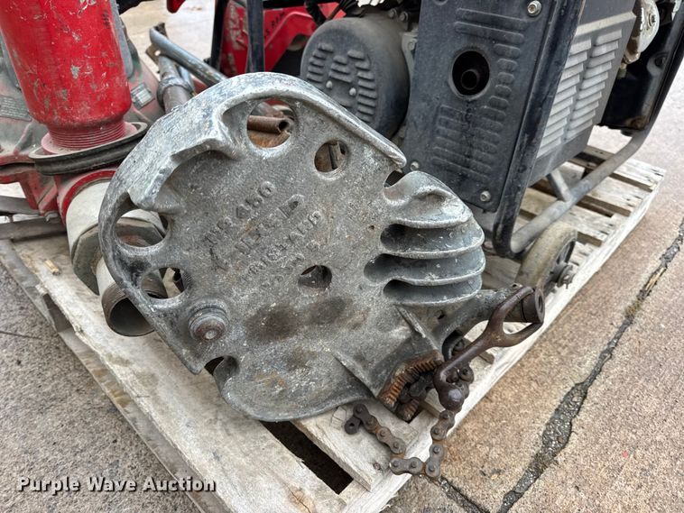 image for item EN0625 Assorted tools