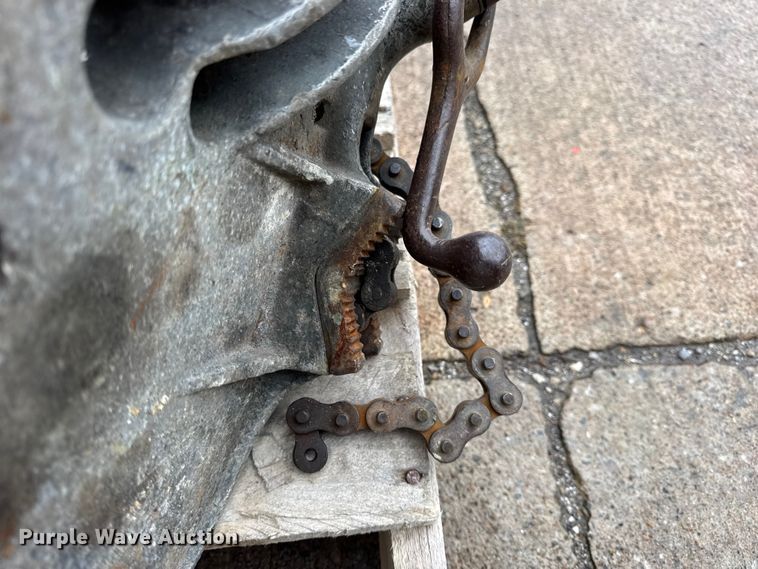 image for item EN0625 Assorted tools