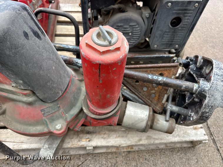 image for item EN0625 Assorted tools