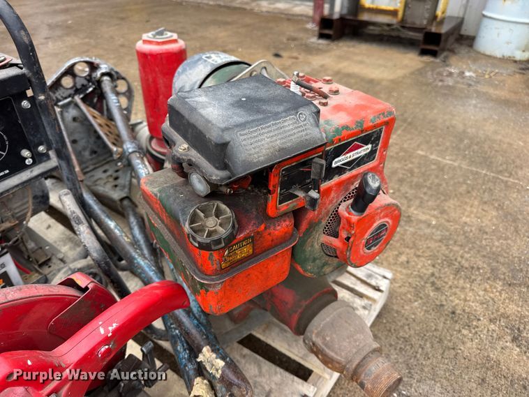 image for item EN0625 Assorted tools