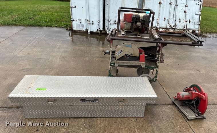 image for item EN0626 Assorted tools