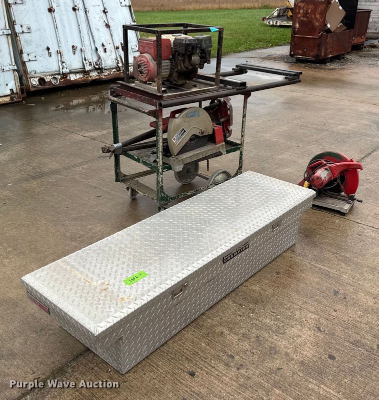 image for item EN0626 Assorted tools